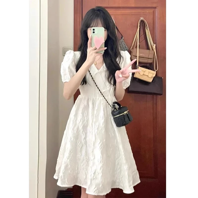 哺乳期连衣裙夏天新款夏季仙女外出法式V领显瘦收腰喂奶衣服辣妈