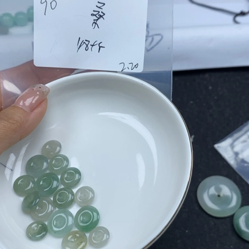 【闪购商品】翡翠颈饰未镶嵌桑*