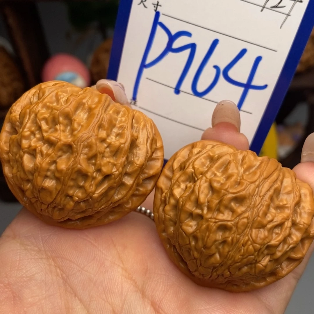 文玩核桃吊坠金牛42