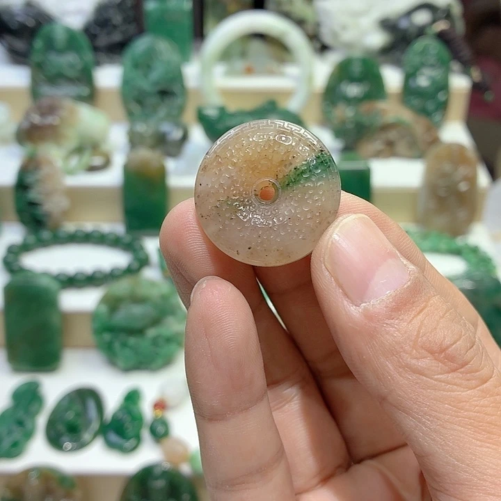 独山玉未镶嵌颈饰