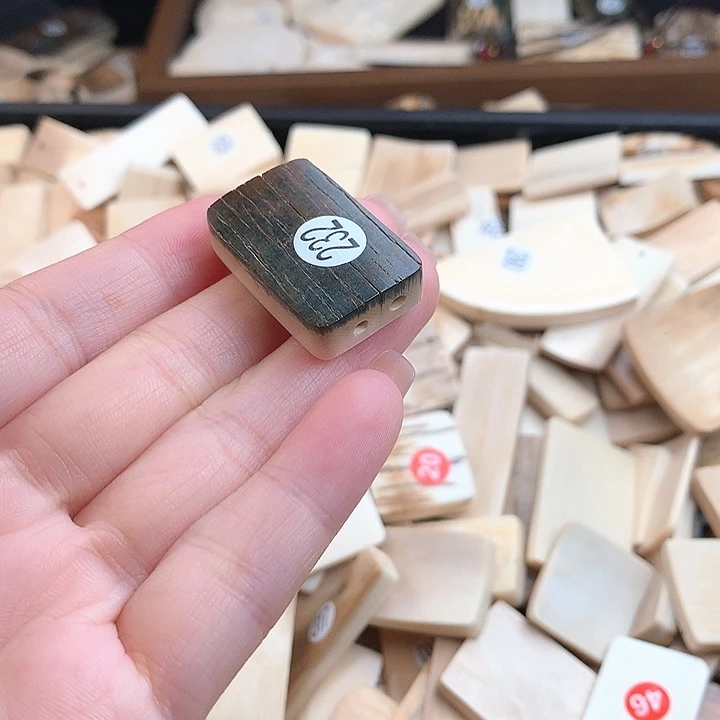 泥塑不打孔联系客服