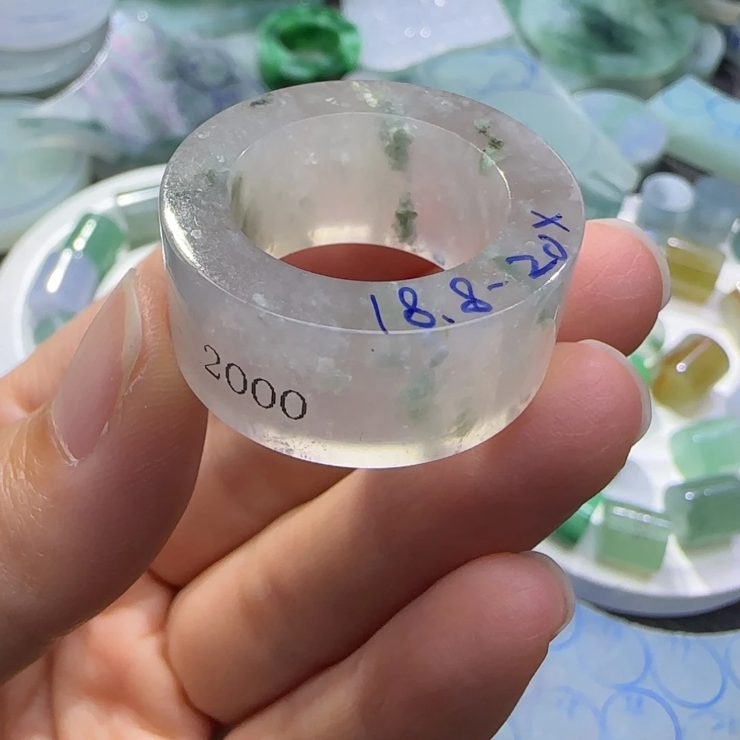 定制翡翠未镶嵌翡翠