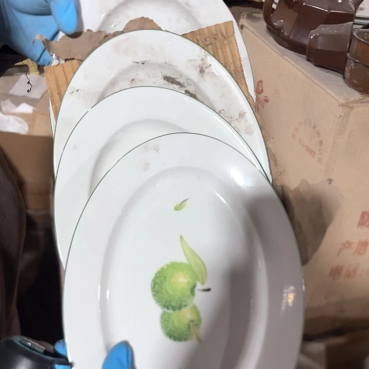 摆件陶瓷盘子碗啥都有