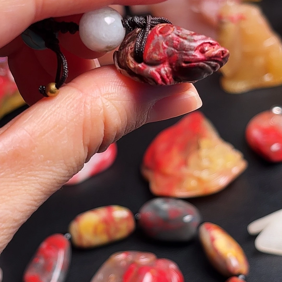 昌化石其他鸡血石挂件