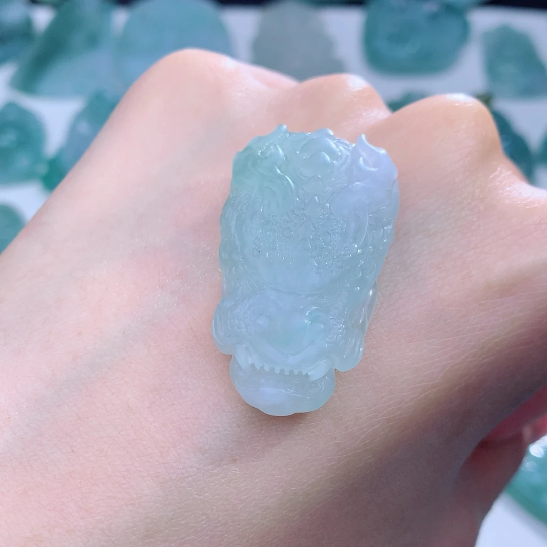 未镶嵌定制翡翠龙