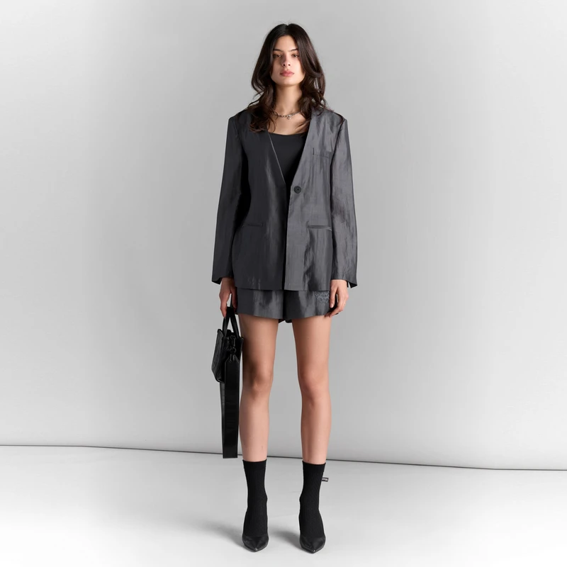 U/TI新款夏轻奢感轻薄舒适V领长袖西装外天女