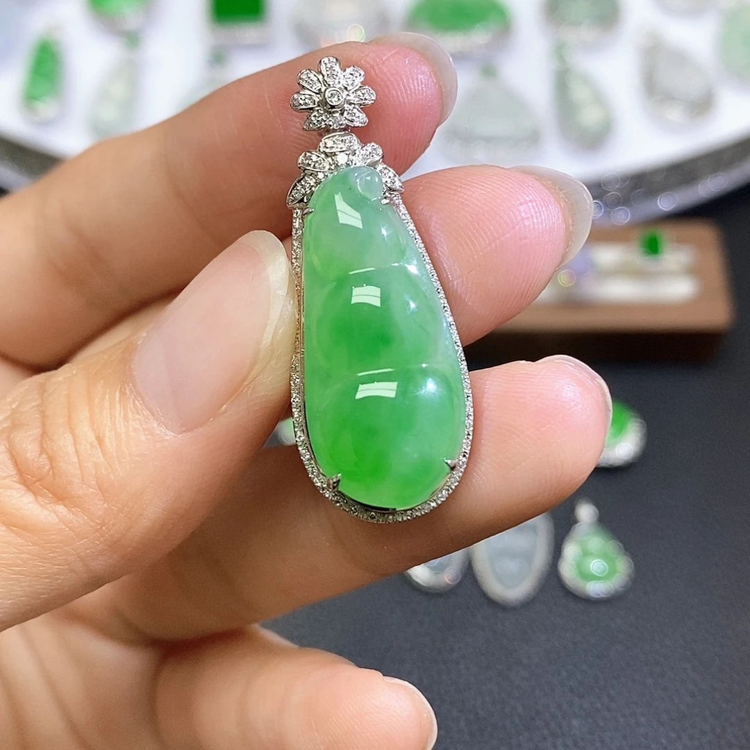 翡翠未镶嵌吊坠(不含链)