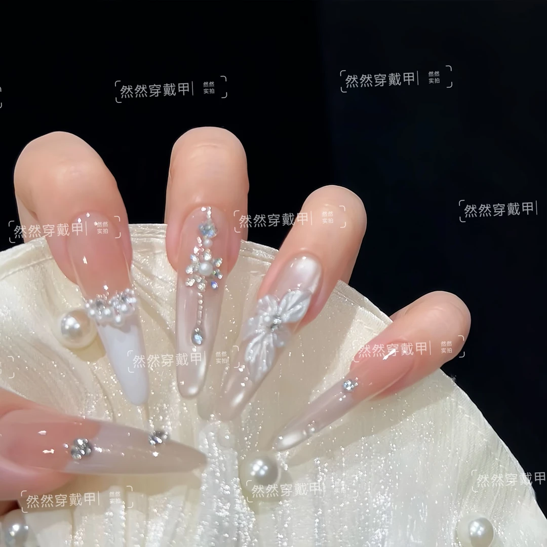 【白月生花】纯手工穿戴甲珍珠猫眼手雕花显白气质精致高级美甲