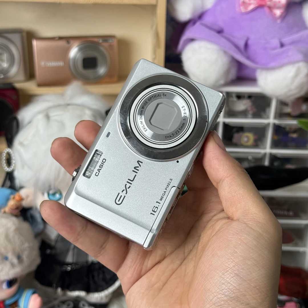 9新 Casio/卡西欧 卡西欧z28银色冷白皮1600万像素滤镜多带配件