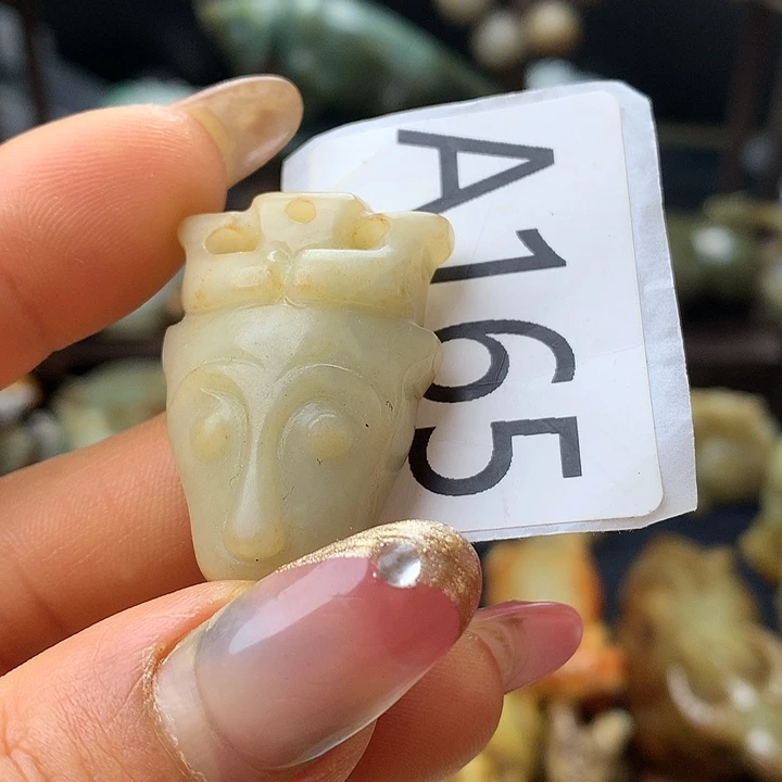 和田玉未镶嵌车挂