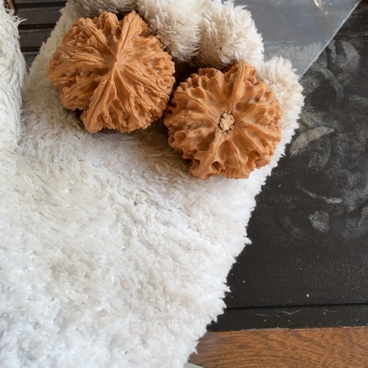 文玩核桃吊坠苹果园