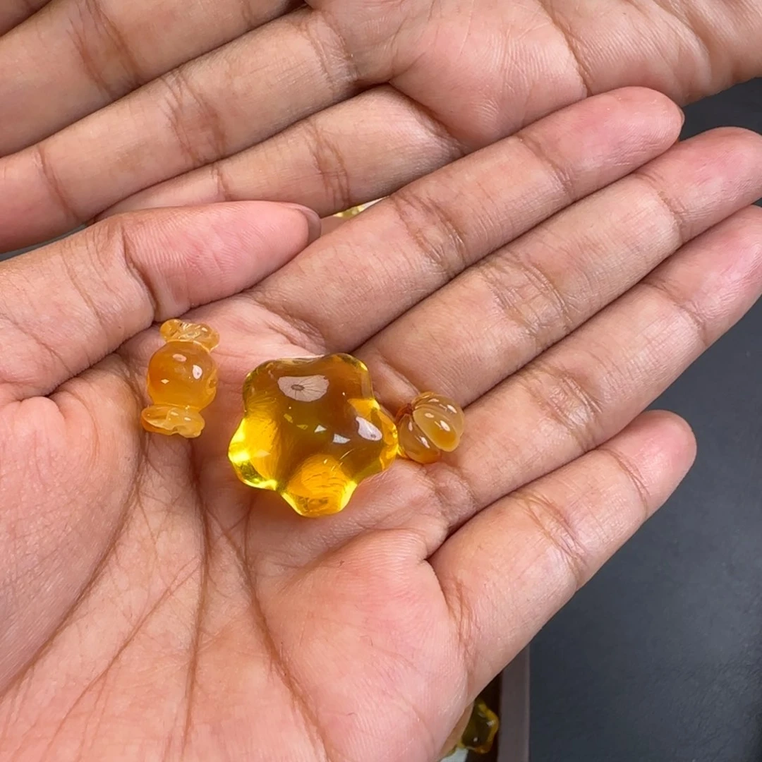 琥珀颈饰未镶嵌琥珀