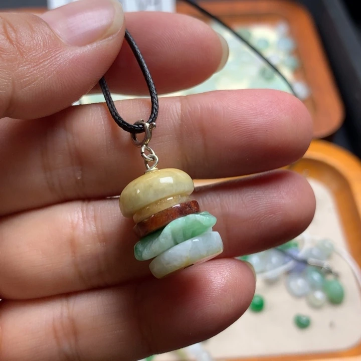 颈饰未镶嵌翡翠天然A货翡翠