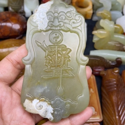 蛇纹石玉未镶嵌颈饰49