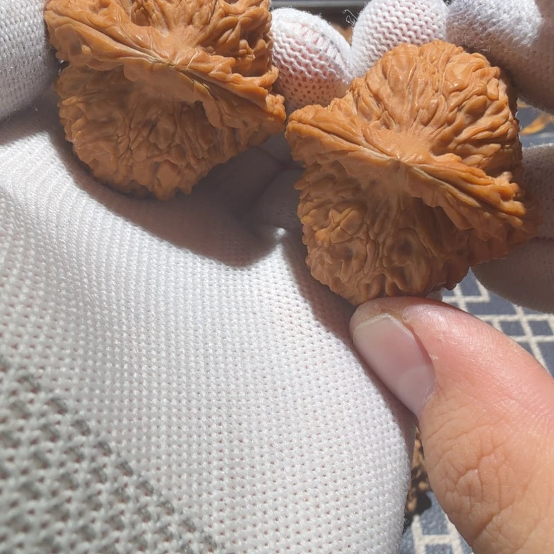 呼***哈文玩核桃把件南疆