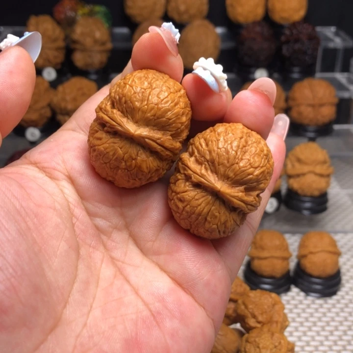 橄榄核吊坠1小黄金印