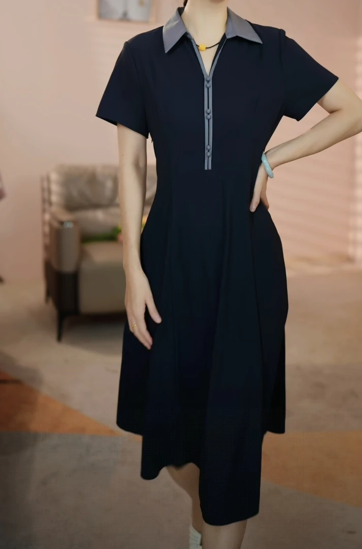 D171优雅气质大码夏款修身A字连衣裙别致高端