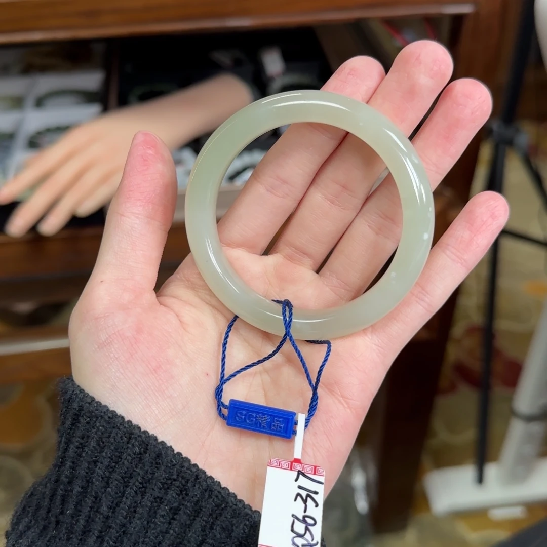 和田玉未镶嵌手镯56