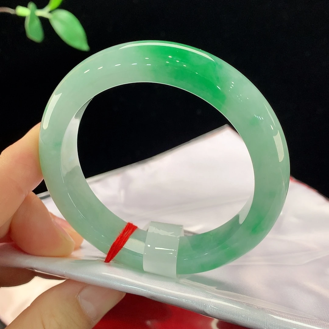 翡翠未镶嵌手镯0489