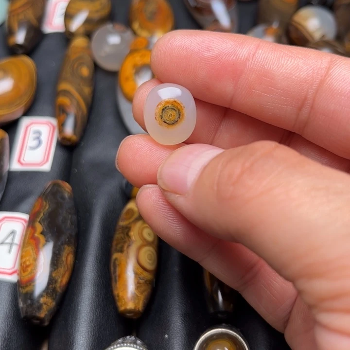 石英质玉珠宝半成品未镶嵌木*