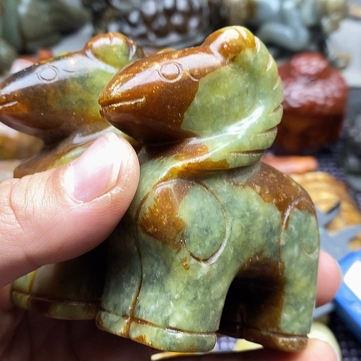 未镶嵌蛇纹石玉颈饰