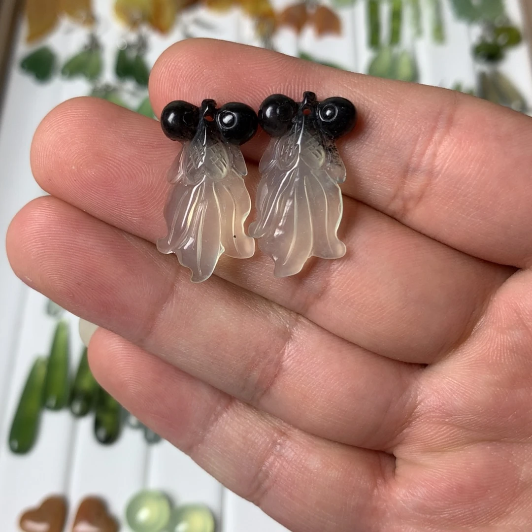 蛇纹石玉耳饰未镶嵌