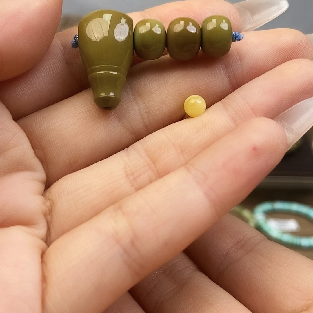 未镶嵌蜜蜡珠宝奇石