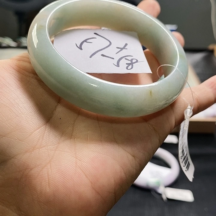 【闪购商品】未镶嵌手镯翡翠