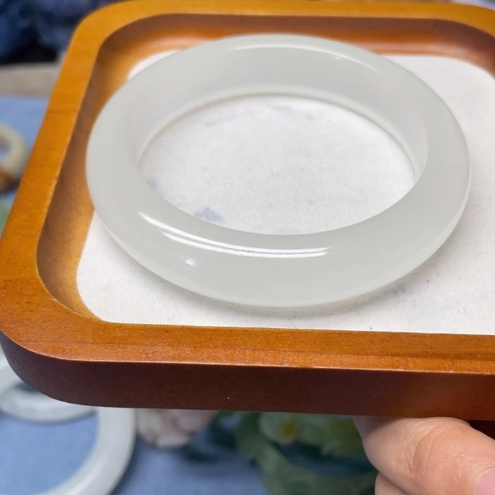 石英质玉（非洲翠）未镶嵌珠宝半成品61口径