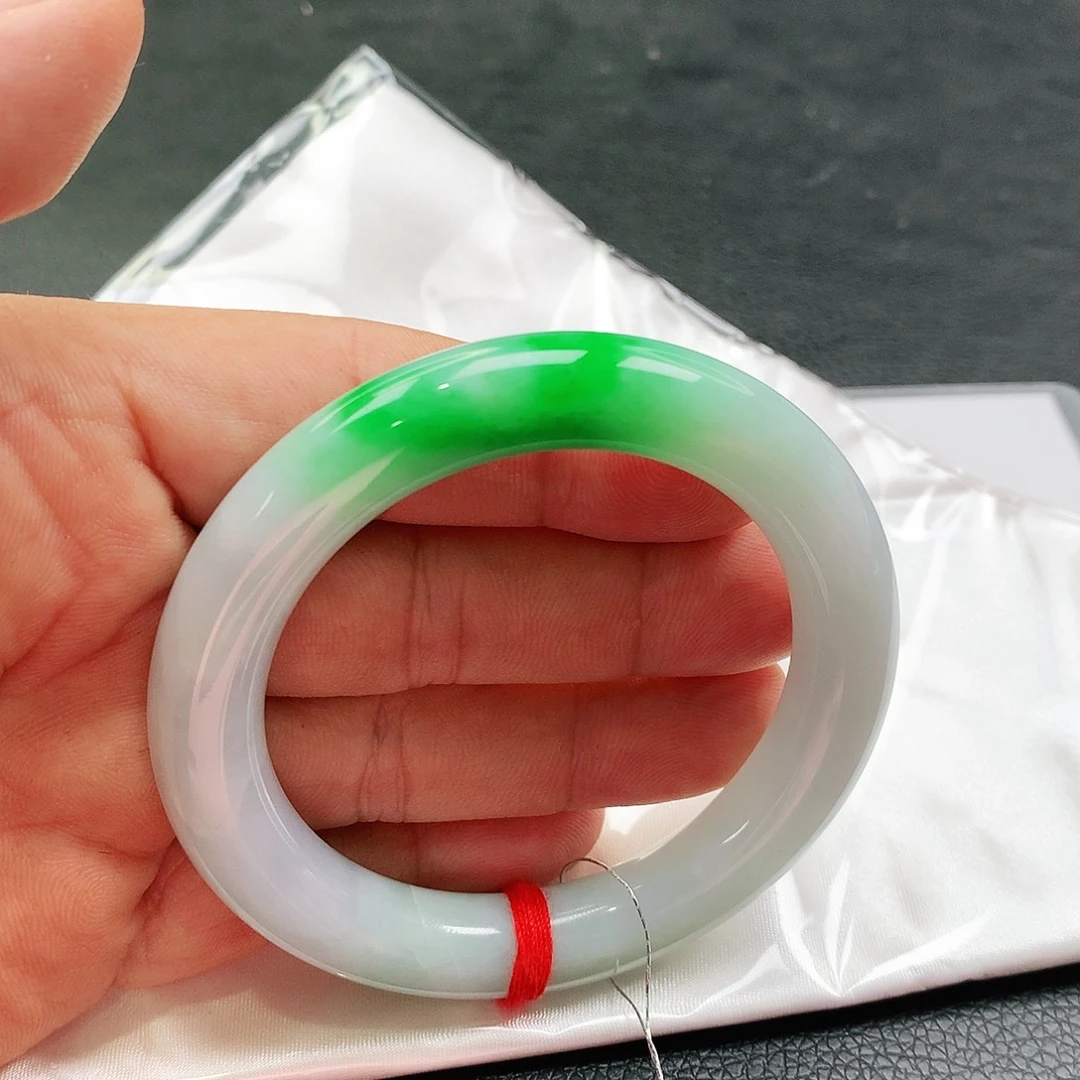 未镶嵌手镯翡翠天然翡翠手镯