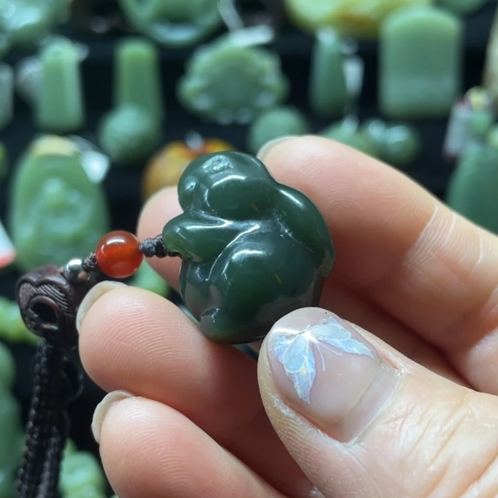 岫岩老玉（透闪石质玉）颈饰未镶嵌