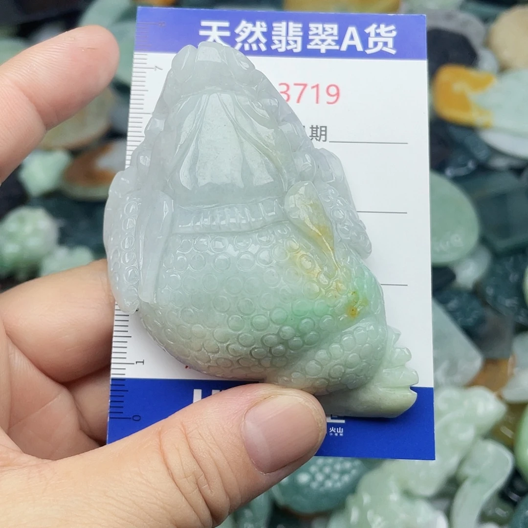 翡翠未镶嵌挂件3719