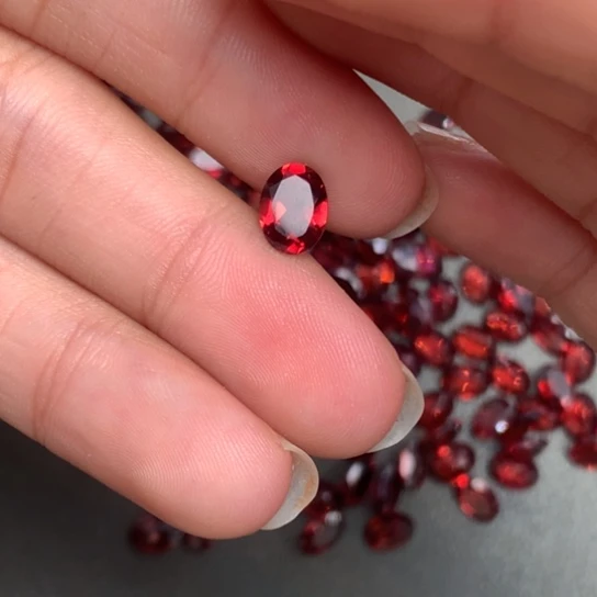 石榴石裸石未镶嵌