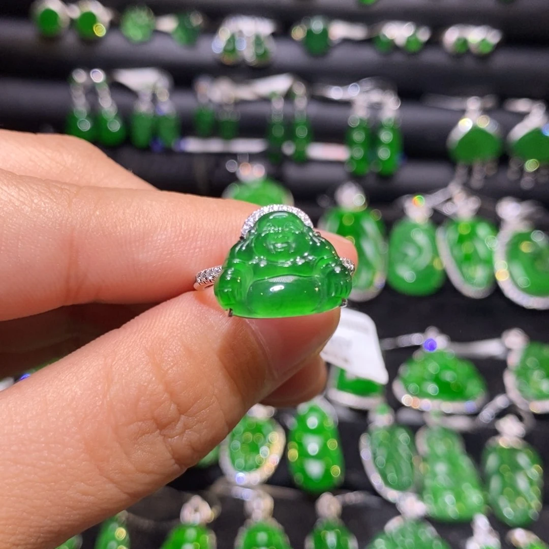 18K金镶嵌戒指翡翠天然翡翠