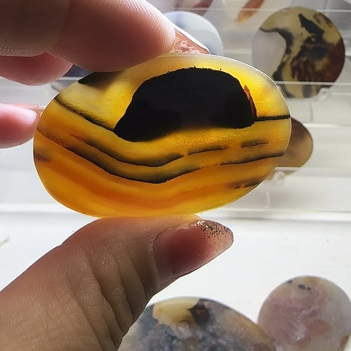 玛瑙/玉髓未镶嵌珠宝奇石