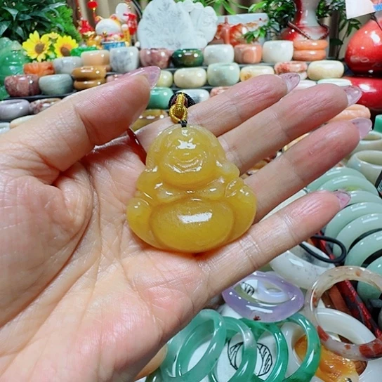 老***砖石英质玉（黄龙玉）未镶嵌颈饰