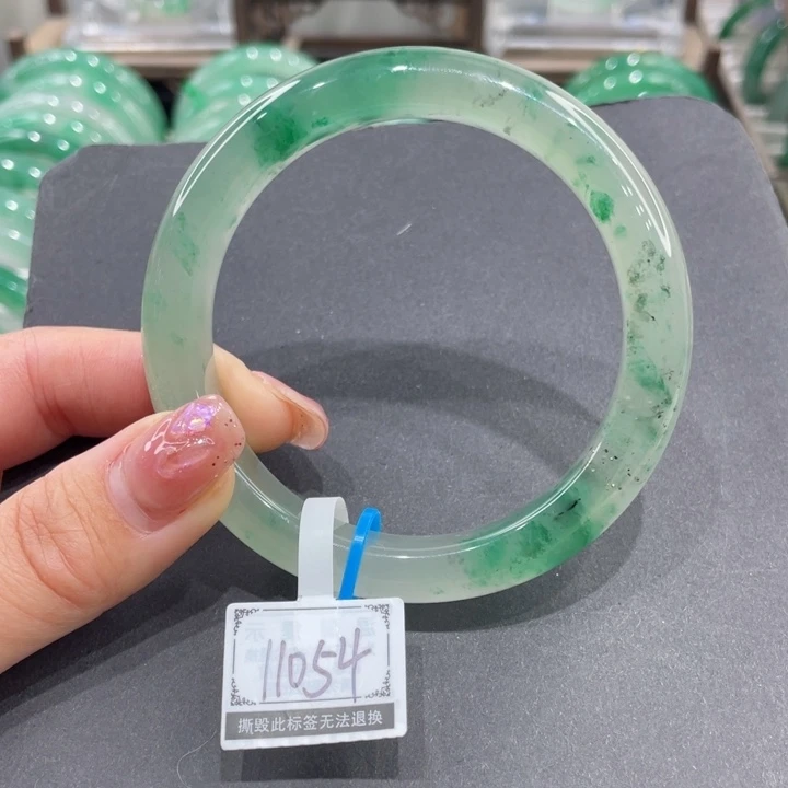 未镶嵌手镯石英质玉