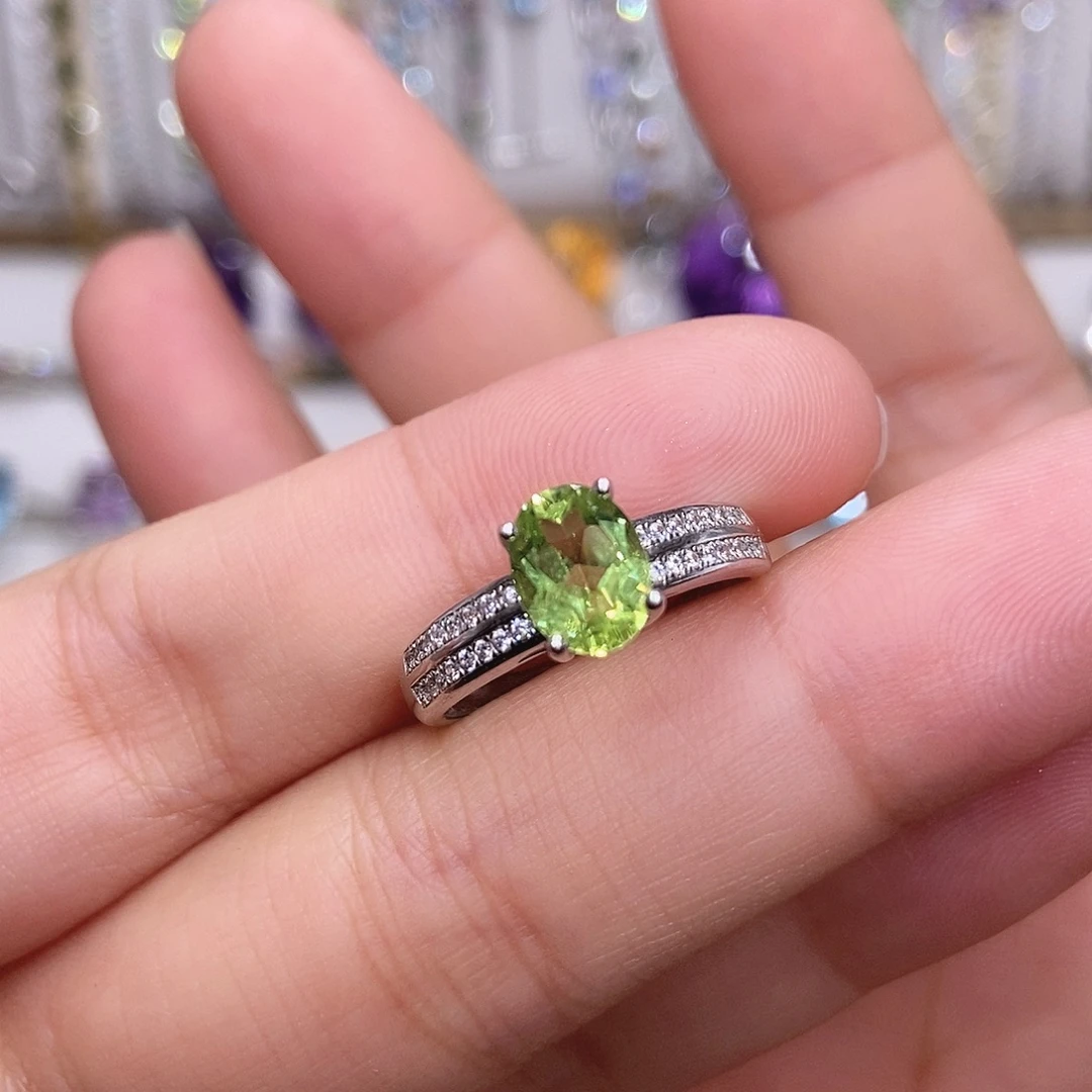 银S925镶嵌橄榄石戒指