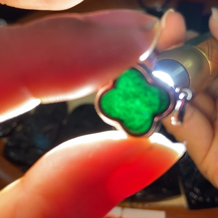 翡翠颈饰未镶嵌墨翠