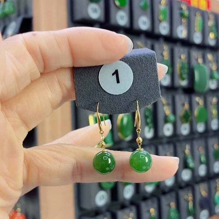 18K金镶嵌和田玉耳饰