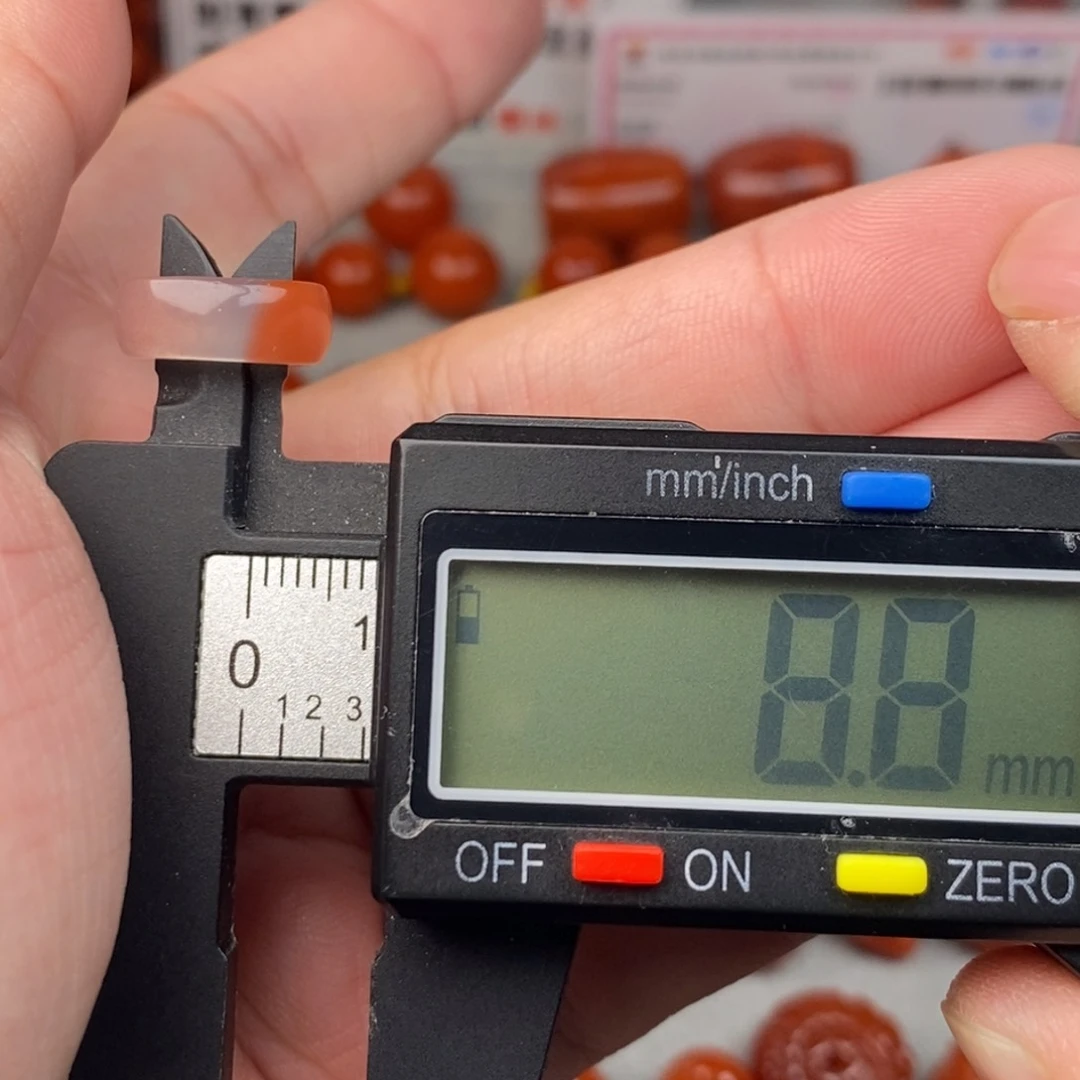 南红玛瑙配饰未镶嵌有瑕疵