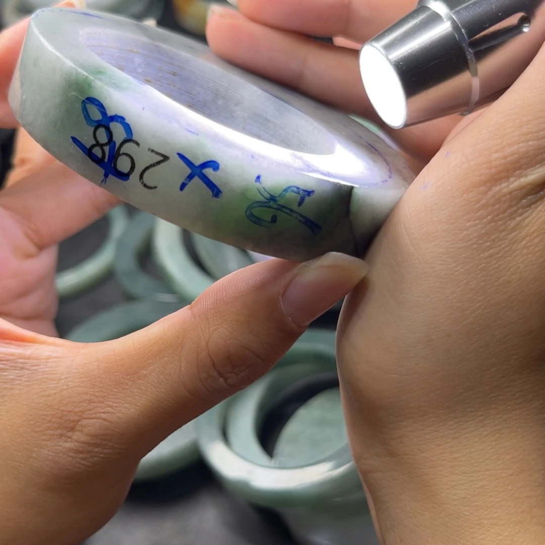 定制翡翠手镯未镶嵌