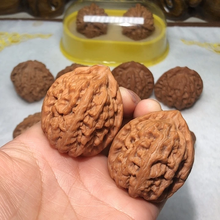 文玩核桃40红锦鲤