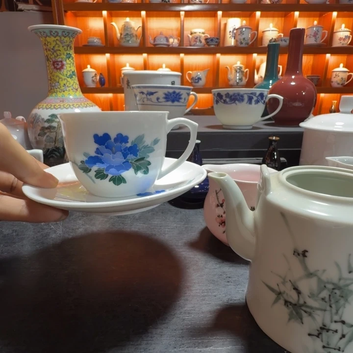 尘***埃景德镇的陶瓷瓷器