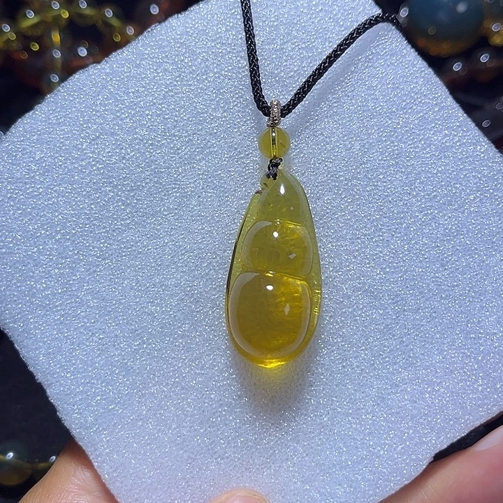 J****琥珀颈饰未镶嵌缅甸天然琥珀吊坠