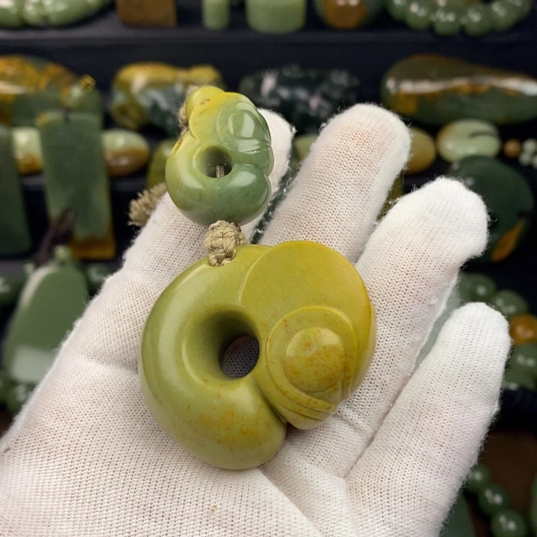 岫岩河磨玉（透闪石质玉）未镶嵌颈饰