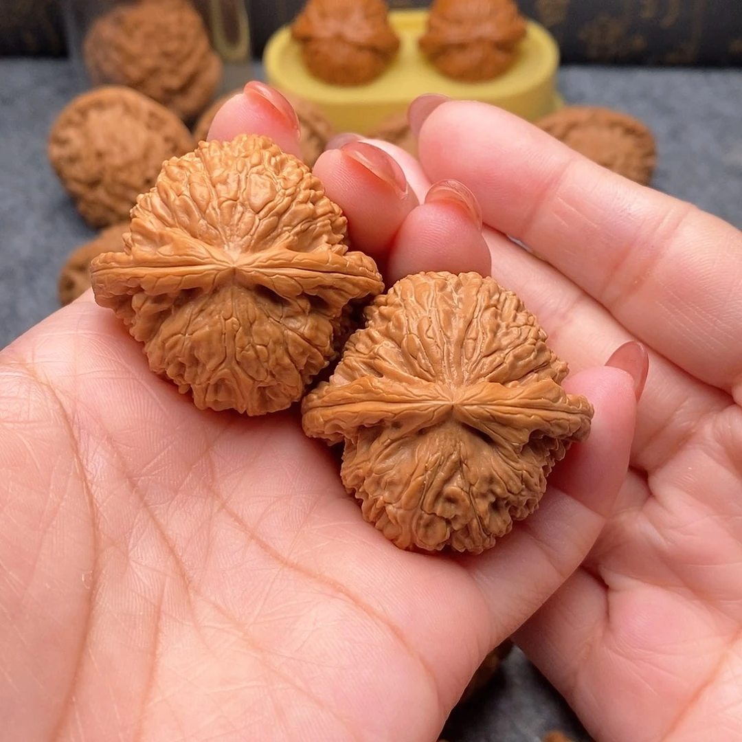 文玩核桃把件精品特价白狮子42