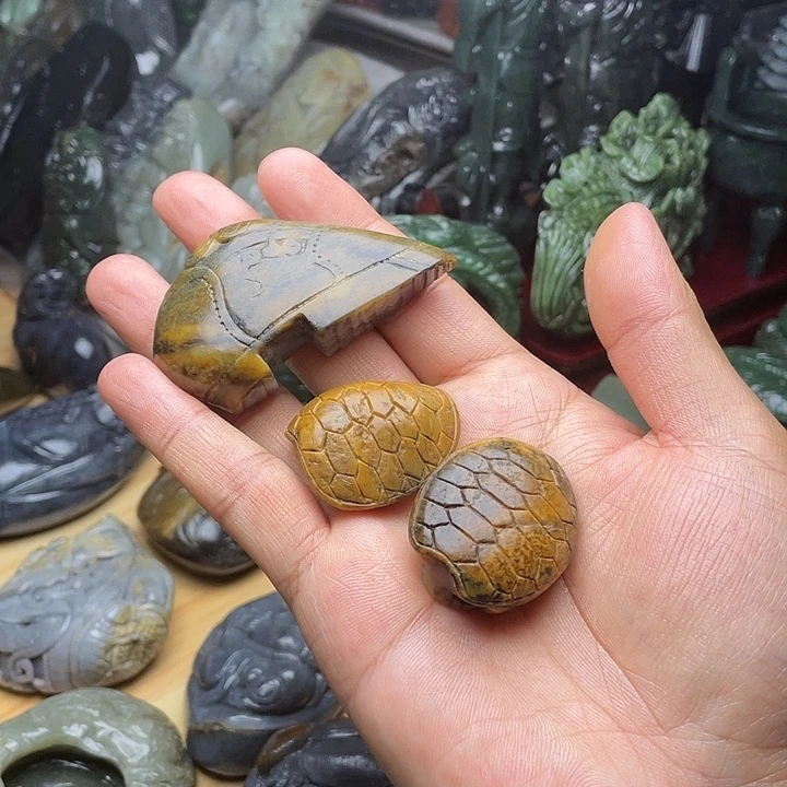 前***生和田玉未镶嵌挂件