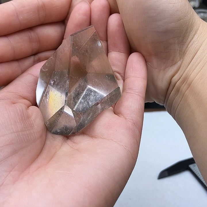 荆***志未镶嵌大型摆件（非配饰）水晶