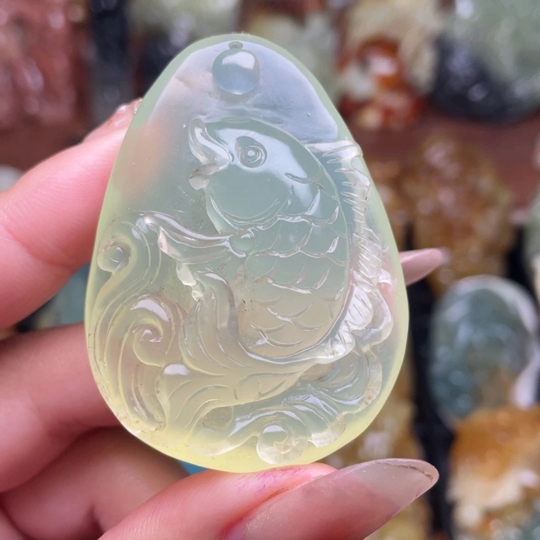 蛇纹石玉未镶嵌颈饰